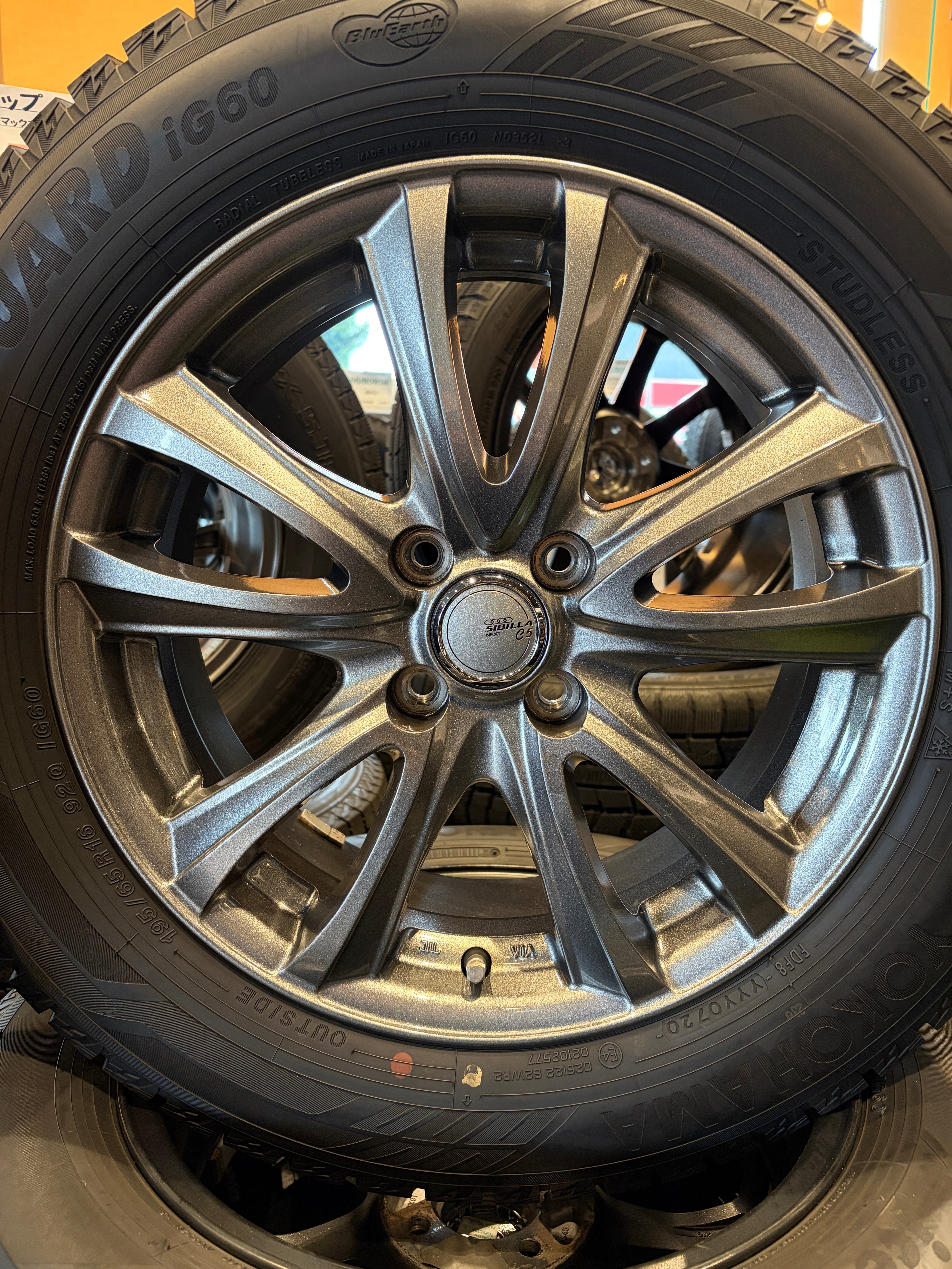 YOKOHAMA iceGUARD 195/65R16 純正ホイール付き SUV-0067 ヨコハマ スタッドレス ｱｲｽｶﾞｰﾄﾞ IG60 195/65R16 – にこっと