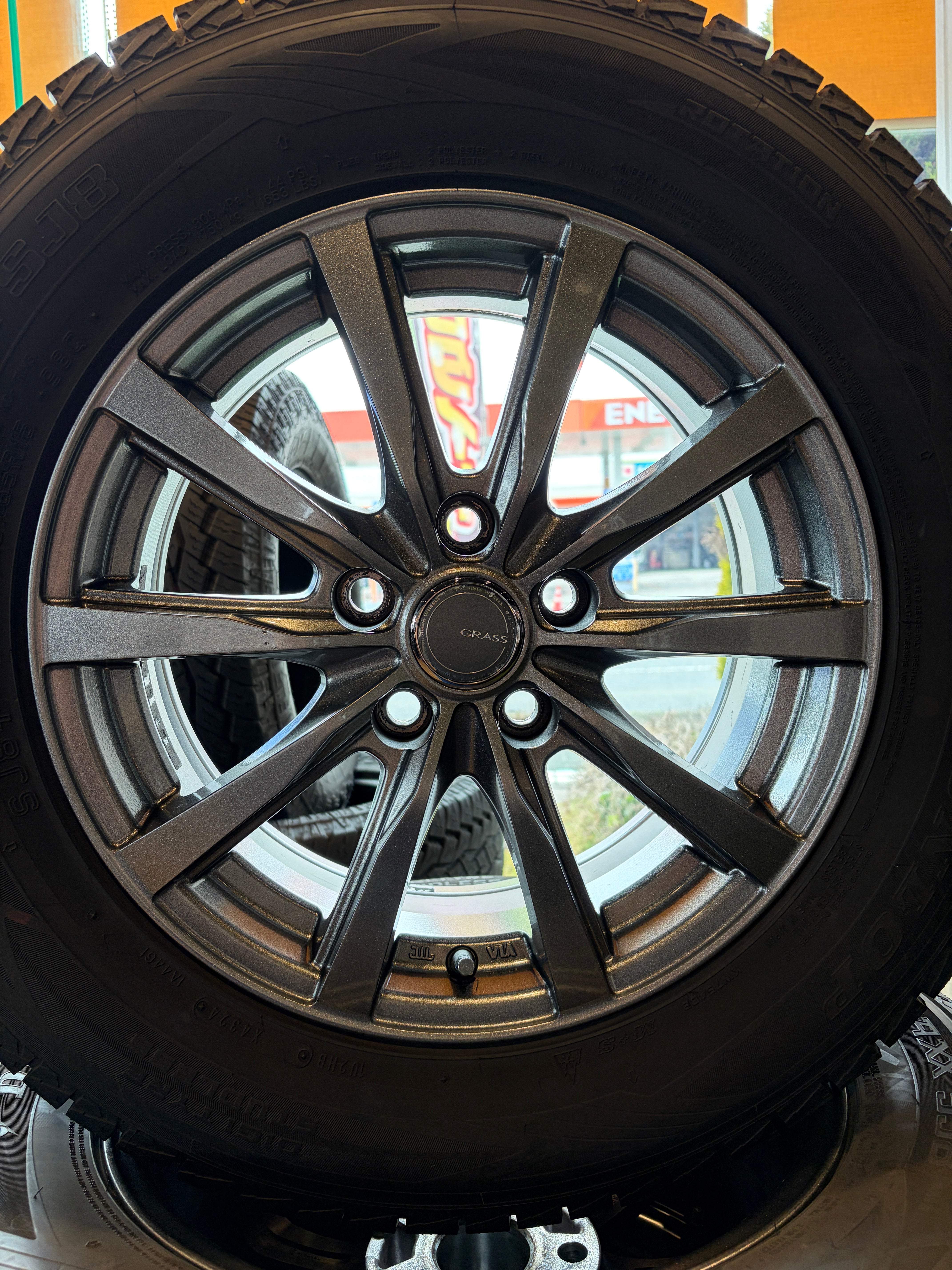 F16-0064 ダンロップ ｳｨﾝﾀｰﾏｯｸｽ SJ8 215/65R16 スタッドレス 30系 