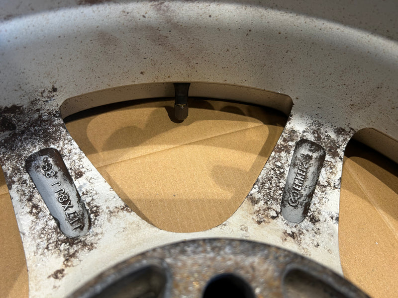 ギャラリービューアに画像をロードする, F17-0005ヨコハマ ADVAN V701 235/45R17