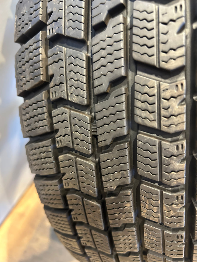 ギャラリービューアに画像をロードする, K15-0010グッドイヤーアイスナビ7165/55R15スタッドレス