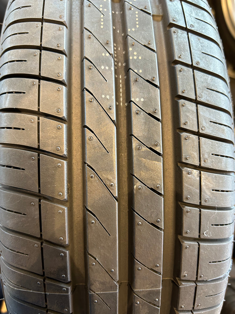 ギャラリービューアに画像をロードする, F14-0022オートバックス MARQUISCST MR61165/65R14夏タイヤ
