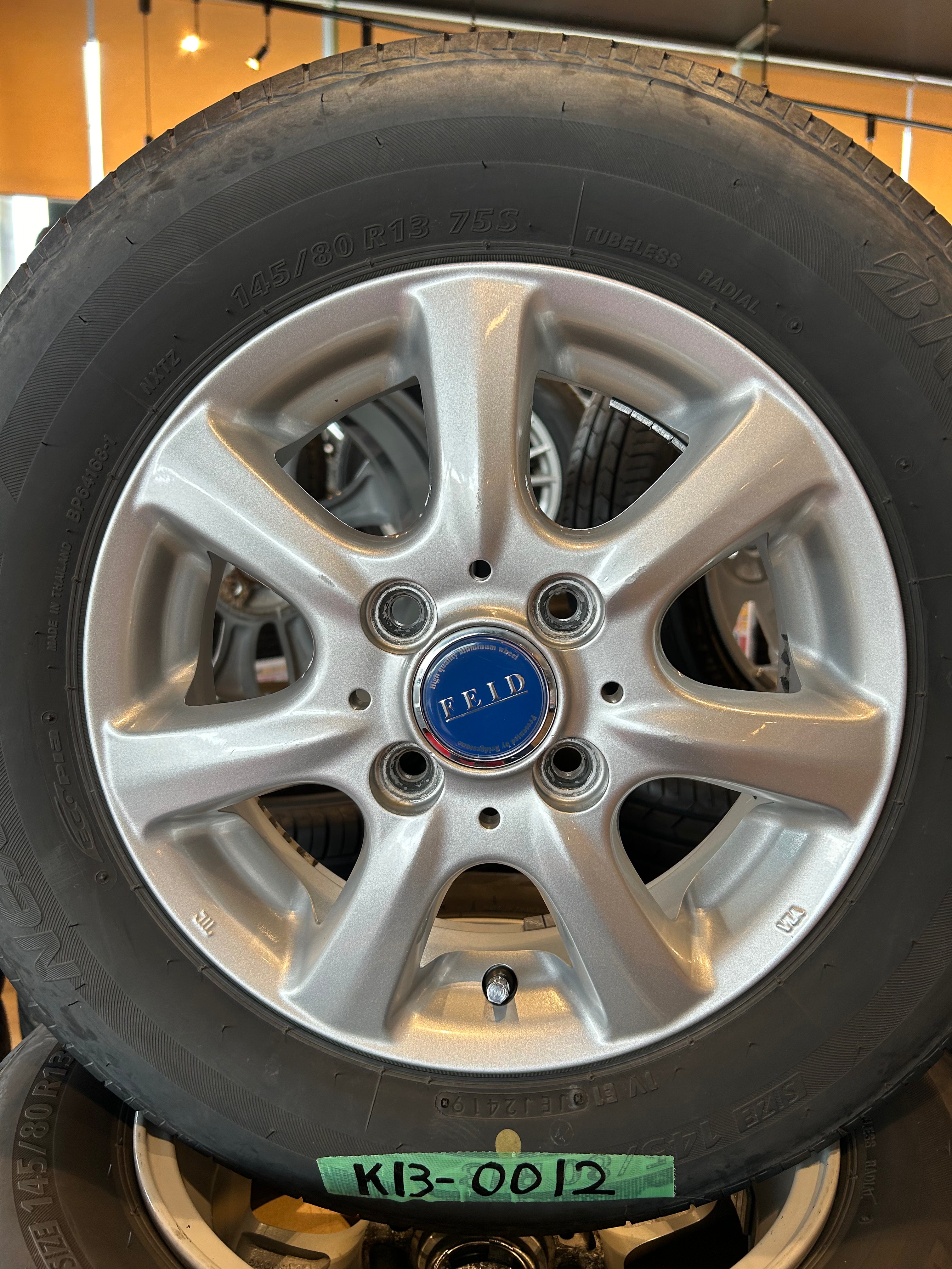 BS NEXTRY 195/70R14 14インチ 夏タイヤ 4本 2013年製 キャバリエ BS NEXTRY 195/70R14 14インチ 夏タイヤ 4本 2013年製 キャバリエ
