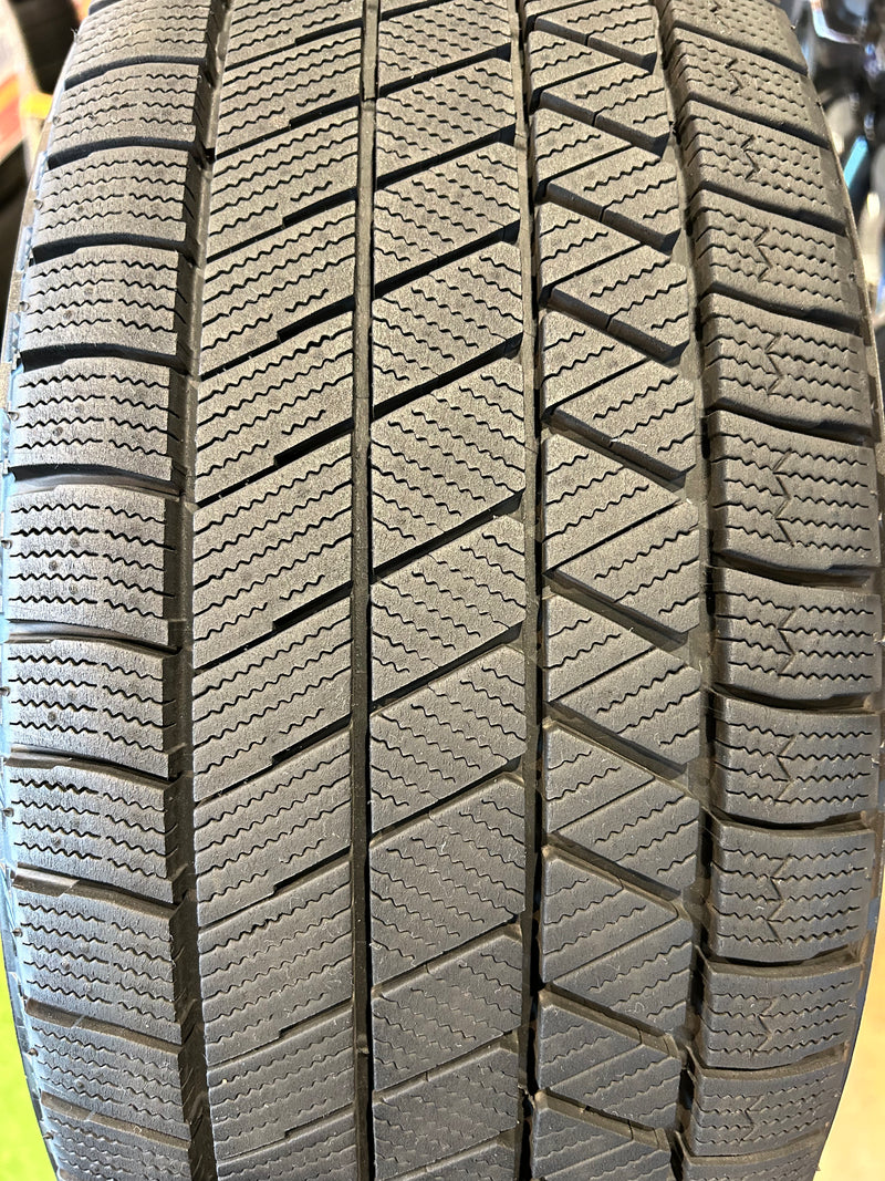 ギャラリービューアに画像をロードする, F17-0026ブリヂストンVRX3 商談中215/50R17スタッドレス