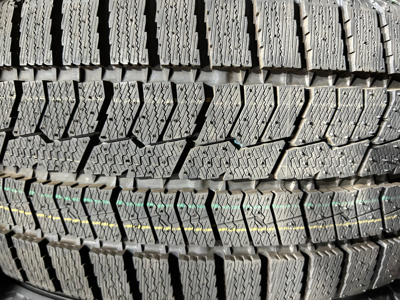ギャラリービューアに画像をロードする, T-003トーヨーオブザーブ GIZ2205/50R17 スタッドレス