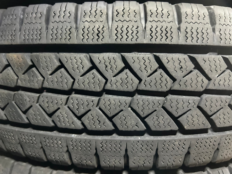 ギャラリービューアに画像をロードする, T-033ブリヂストンブリザック VL1195/80R15 スタッドレス