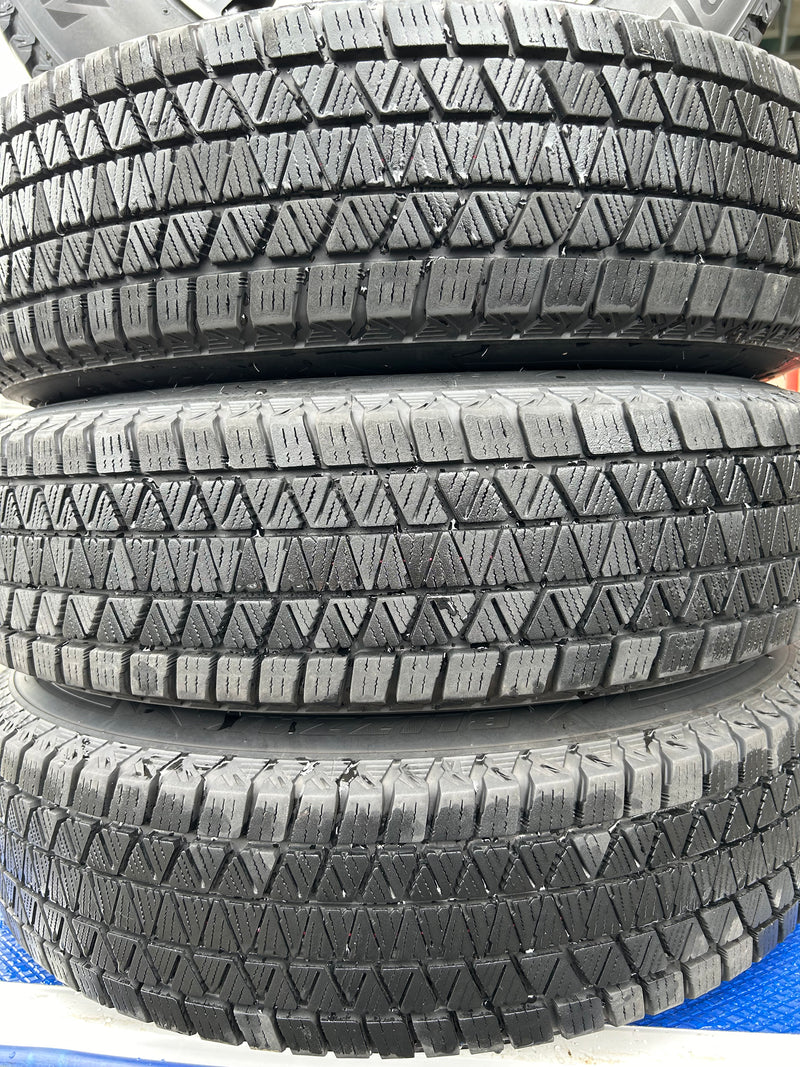 ギャラリービューアに画像をロードする, K15-0029ブリヂストンブリザック DM-V3175/80R16スタッドレス