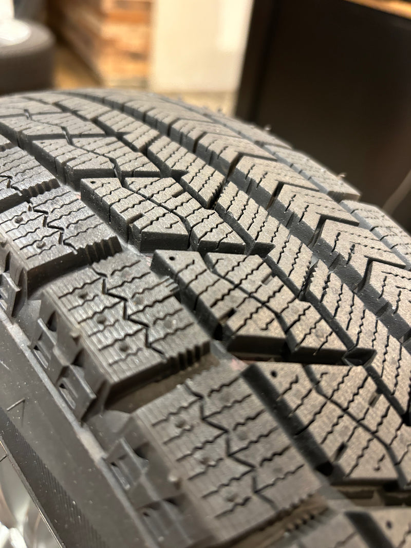 ギャラリービューアに画像をロードする, K13-0020ブリヂストンブリザック VRX145/80R13スタッドレス