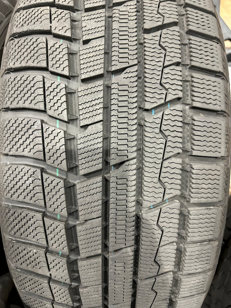 ギャラリービューアに画像をロードする, T-133トーヨーウィンタートランパスTX225/55R18 スタッドレス