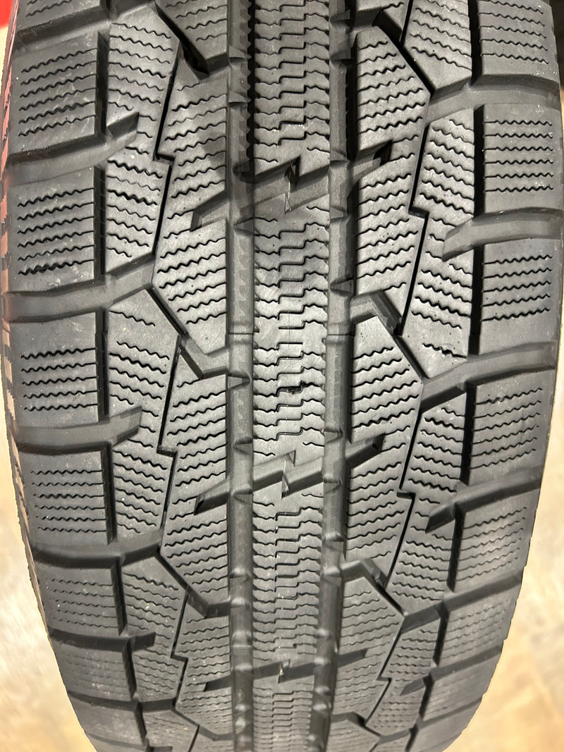 ギャラリービューアに画像をロードする, T-143トーヨーガリット GIZ195/65R15 スタッドレス