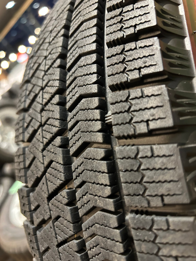 ギャラリービューアに画像をロードする, K15-0033ブリヂストンブリザック VRX2165/65R15スタッドレス