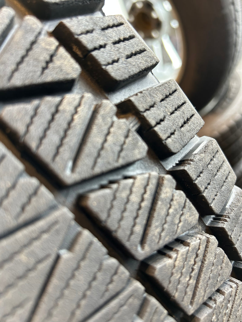ギャラリービューアに画像をロードする, SUV-0048ブリヂストンブリザック DM-V3215/70R16スタッドレス