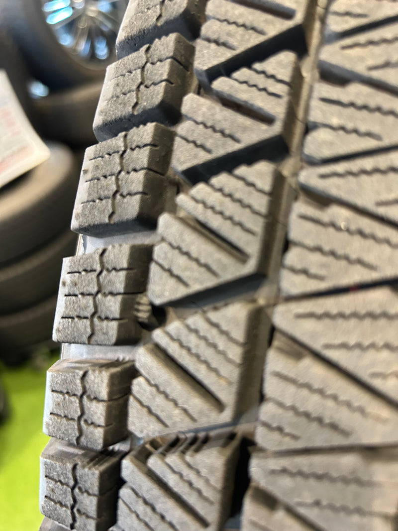 ギャラリービューアに画像をロードする, K15-0039ブリヂストンブリザック DM-V3175/80R16スタッドレス