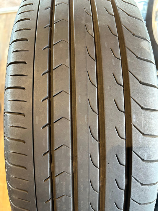 F16-0049 ヨコハマ ﾌﾞﾙｰｱｰｽ　RV03 205/60Ｒ16 夏タイヤ ﾌﾟﾘｳｽｱﾙﾌｧ