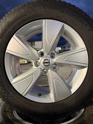 SUV-0063 コンチネンタル スタッドレス ViKing ｺﾝﾀｸﾄ 235/60Ｒ17