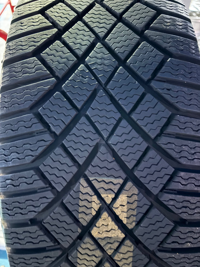 ギャラリービューアに画像をロードする, SUV-0063 コンチネンタル スタッドレス ViKing ｺﾝﾀｸﾄ 235/60Ｒ17
