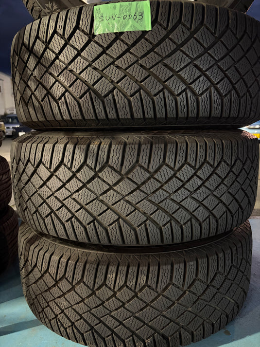 SUV-0063 コンチネンタル スタッドレス ViKing ｺﾝﾀｸﾄ 235/60Ｒ17