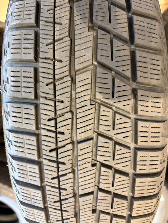 T-241 ヨコハマ スタッドレス ｱｲｽｶﾞｰﾄﾞ　IG60 175/65Ｒ14