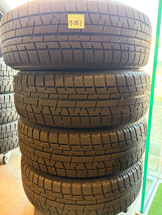 T-251 ヨコハマ スタッドレス ｱｲｽｶﾞｰﾄﾞ　IG50ﾌﾟﾗｽ 215/60Ｒ17