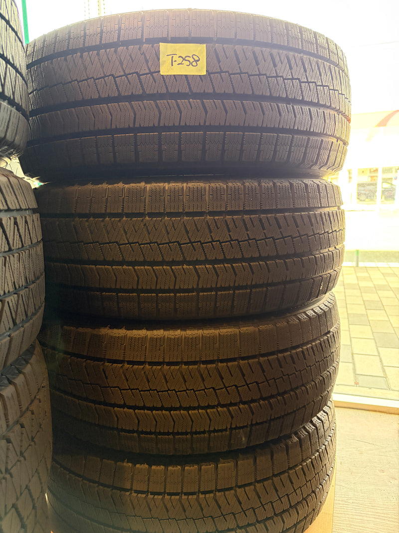 ギャラリービューアに画像をロードする, T-258 ブリヂストン スタッドレス ﾌﾞﾘｻﾞｯｸ　VRX2 225/45Ｒ18
