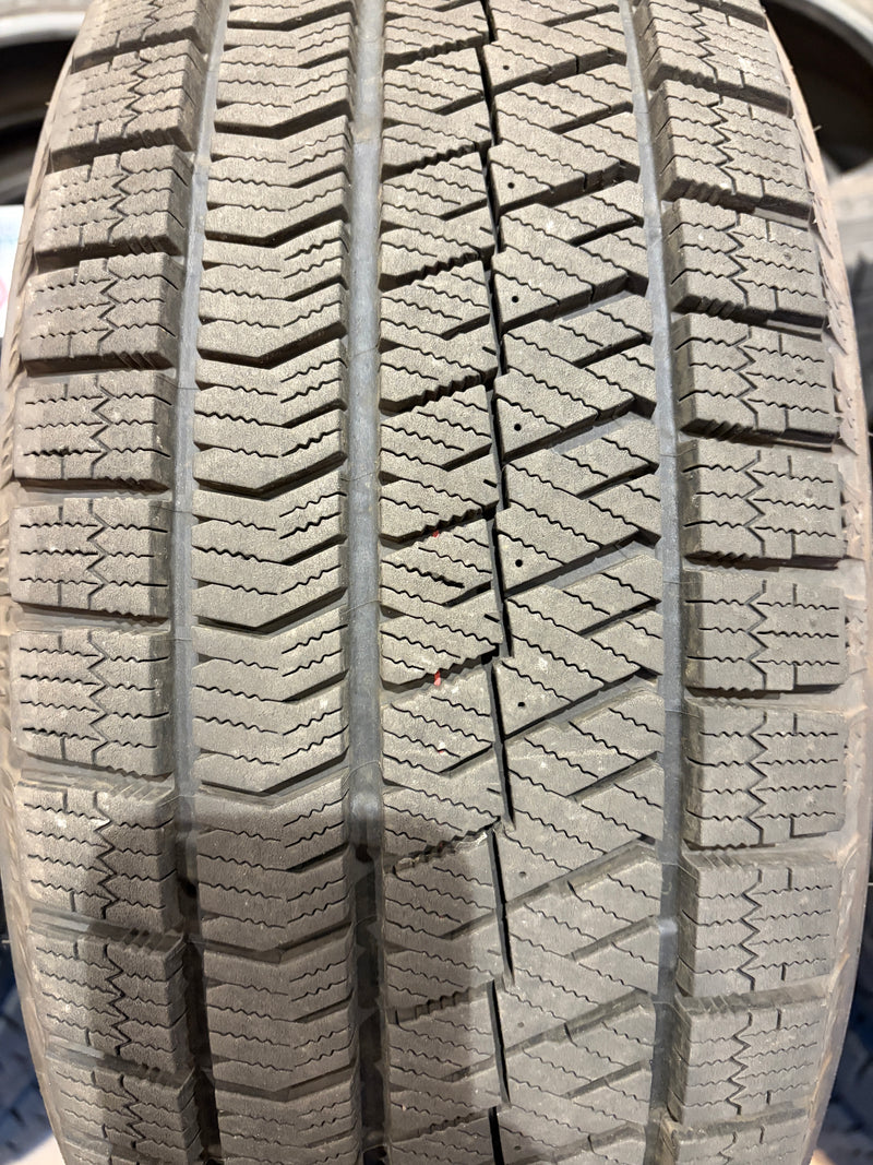 ギャラリービューアに画像をロードする, T-265 ブリヂストン スタッドレス ﾌﾞﾘｻﾞｯｸ　VRX2 215/60Ｒ16
