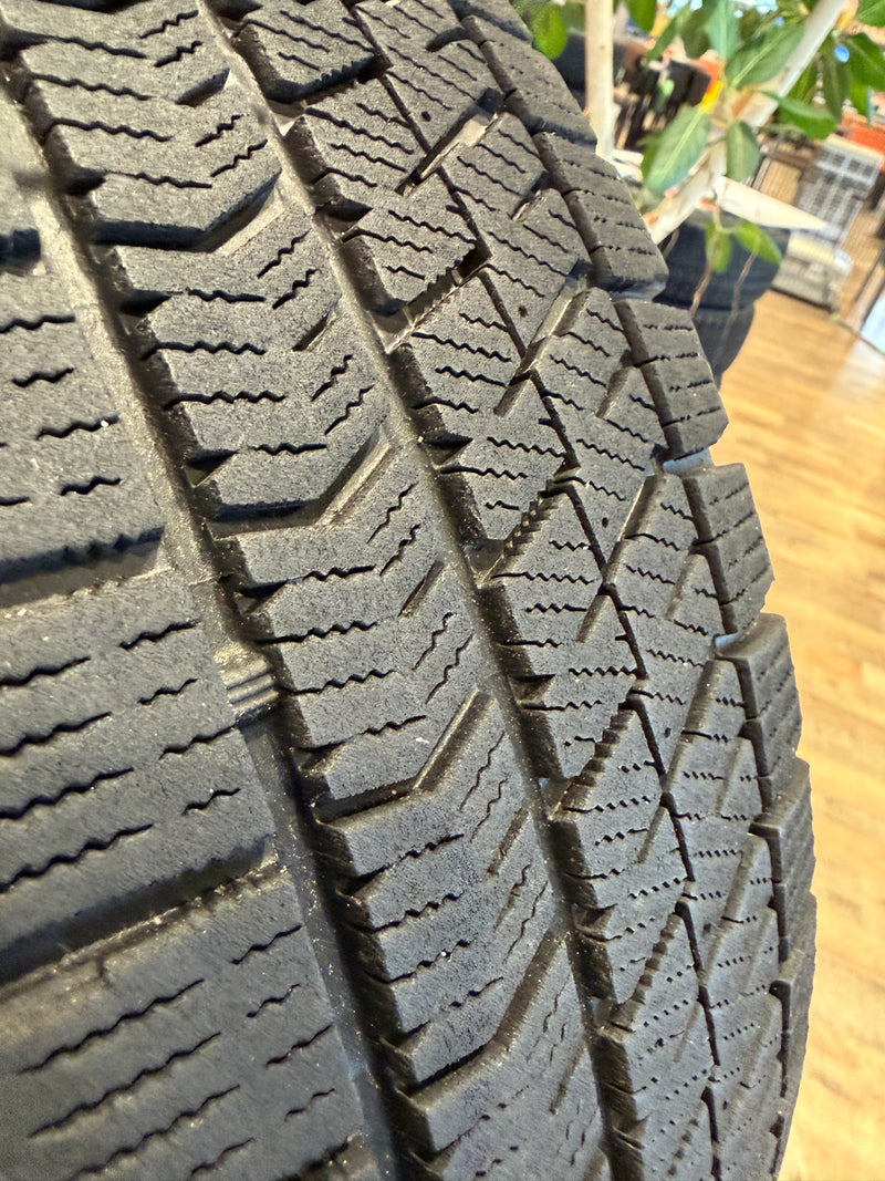 ギャラリービューアに画像をロードする, F15-0082 ブリヂストン スタッドレス ﾌﾞﾘｻﾞｯｸ　VRX2 185/65Ｒ15
