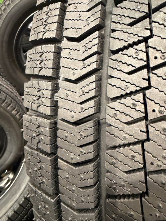 F16-0056 ブリヂストン スタッドレス ﾌﾞﾘｻﾞｯｸ　VRX2 195/60Ｒ16