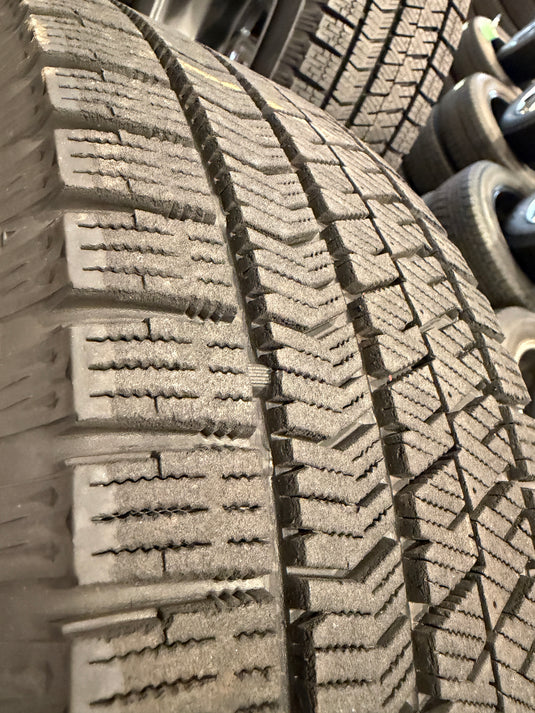 F16-0057 ブリヂストン スタッドレス ﾌﾞﾘｻﾞｯｸ　VRX2 195/55Ｒ16