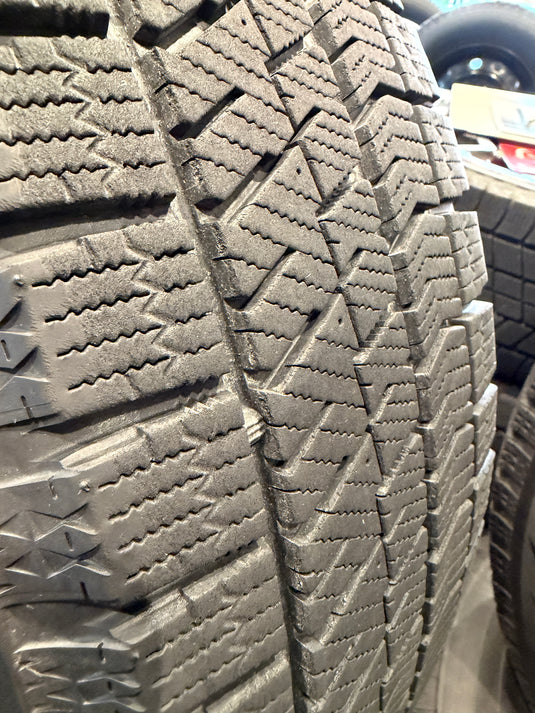 SUV-0066 ブリヂストン スタッドレス ﾌﾞﾘｻﾞｯｸ　VRX2 195/65Ｒ16