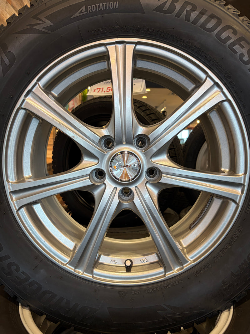 ギャラリービューアに画像をロードする, SUV-0070 ブリヂストン スタッドレス ﾌﾞﾘｻﾞｯｸ　DM-V3 225/65Ｒ17
