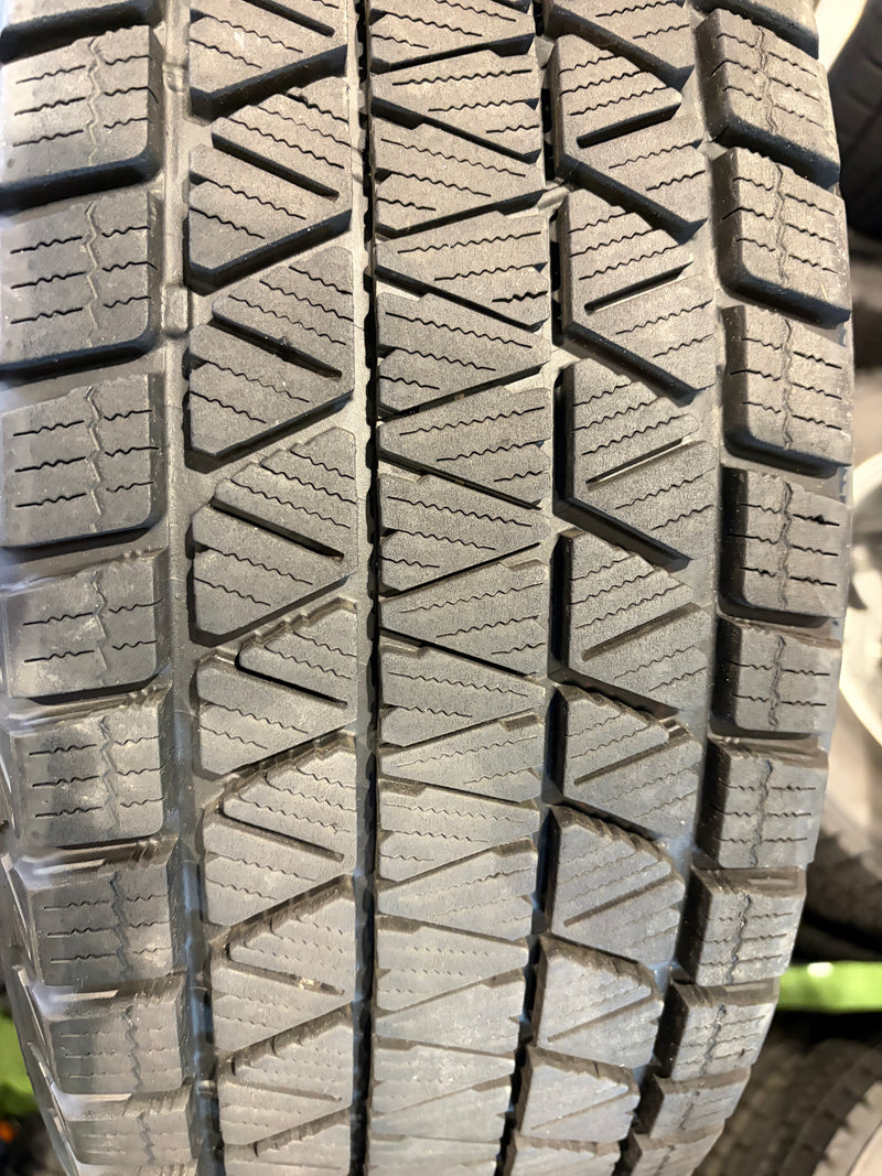 ギャラリービューアに画像をロードする, SUV-0074 ブリヂストン スタッドレス ﾌﾞﾘｻﾞｯｸ　DM-V3 225/65Ｒ17
