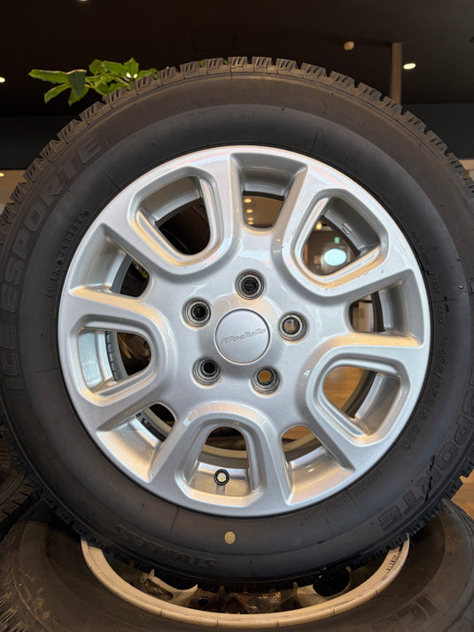 F15-0085 オートバックス ｱｲｽｴｽﾎﾟﾙﾃ 185/65Ｒ15 スタッドレス ﾌﾘｰﾄﾞ