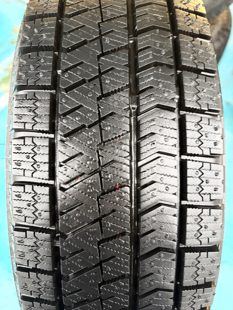 ギャラリービューアに画像をロードする, F15-0087 ブリヂストン ﾌﾞﾘｻﾞｯｸ　VRX2 175/65Ｒ15 スタッドレス ｱｸｱ、ｷｭｰﾌﾞ
