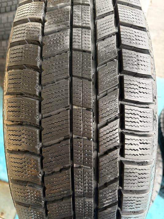 F16-0061 他社専売品 ﾉｰｽﾄﾚｯｸ 205/60Ｒ16 スタッドレス 80系ﾉｱ、ｽﾃｯﾌﾟﾜｺﾞﾝ