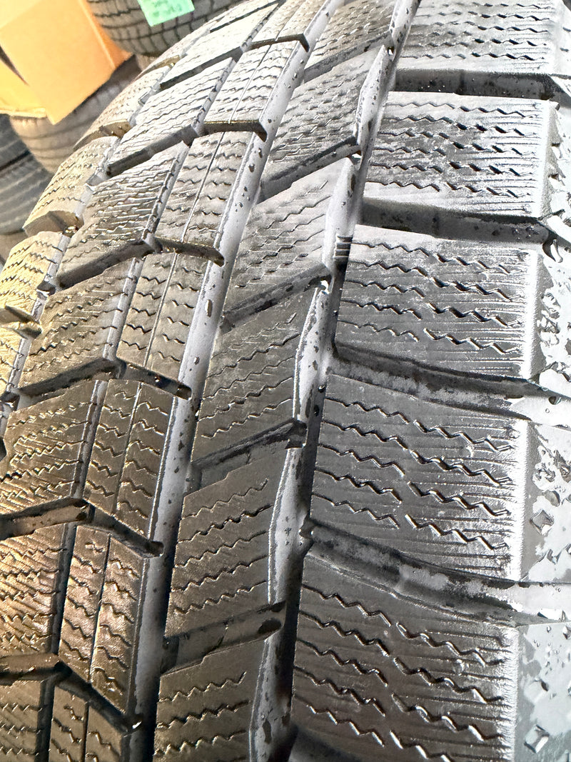 ギャラリービューアに画像をロードする, F16-0061 他社専売品 ﾉｰｽﾄﾚｯｸ 205/60Ｒ16 スタッドレス 80系ﾉｱ、ｽﾃｯﾌﾟﾜｺﾞﾝ
