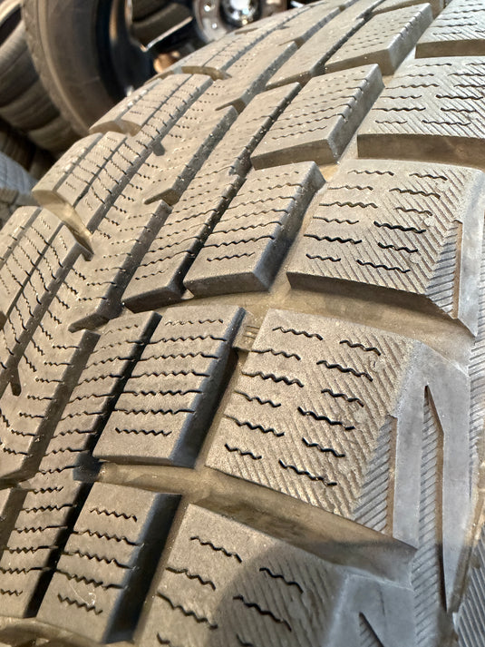 F15-0088 ヨコハマ ｱｲｽｶﾞｰﾄﾞ　IG52C 185/65Ｒ15 スタッドレス ｱｸｱ、ﾉｰﾄ