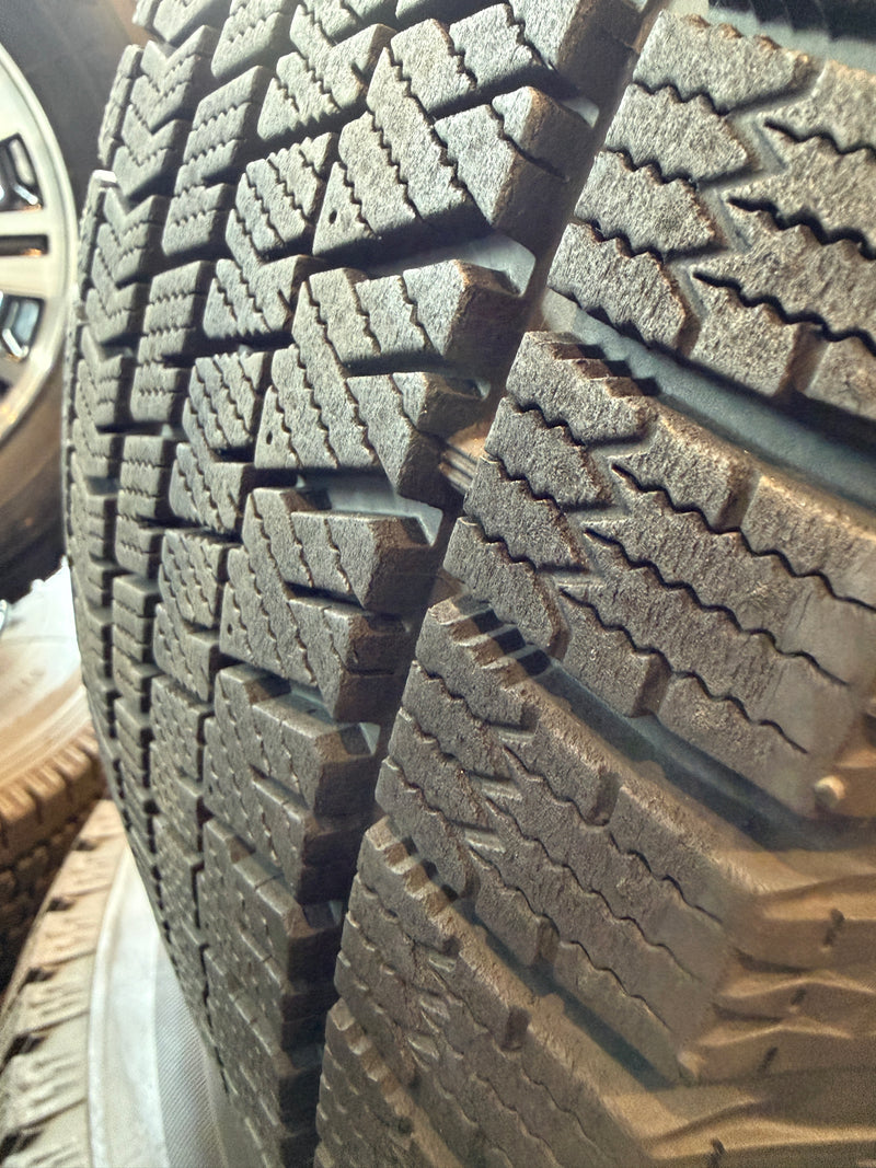 ギャラリービューアに画像をロードする, F17-0043 ブリヂストン ﾌﾞﾘｻﾞｯｸ　VRX2 225/55Ｒ17 スタッドレス ﾚｶﾞｼｨB4
