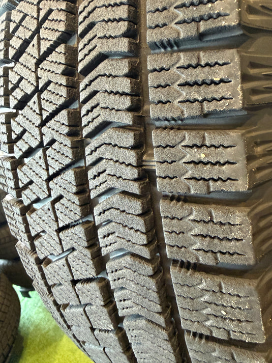 F15-0094 ブリヂストン ﾌﾞﾘｻﾞｯｸ　VRX2 185/65Ｒ15 スタッドレス 10系ｼｴﾝﾀ