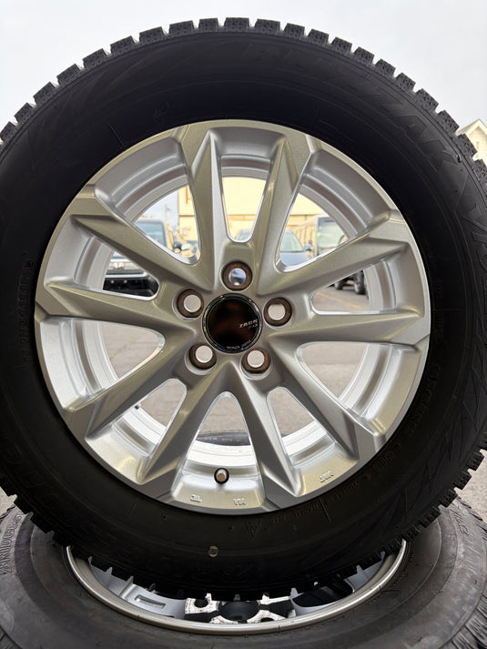 F15-0095 ブリヂストン ﾌﾞﾘｻﾞｯｸ　VRX2 195/65R15 スタッドレス 30系ﾌﾟﾘｳｽ