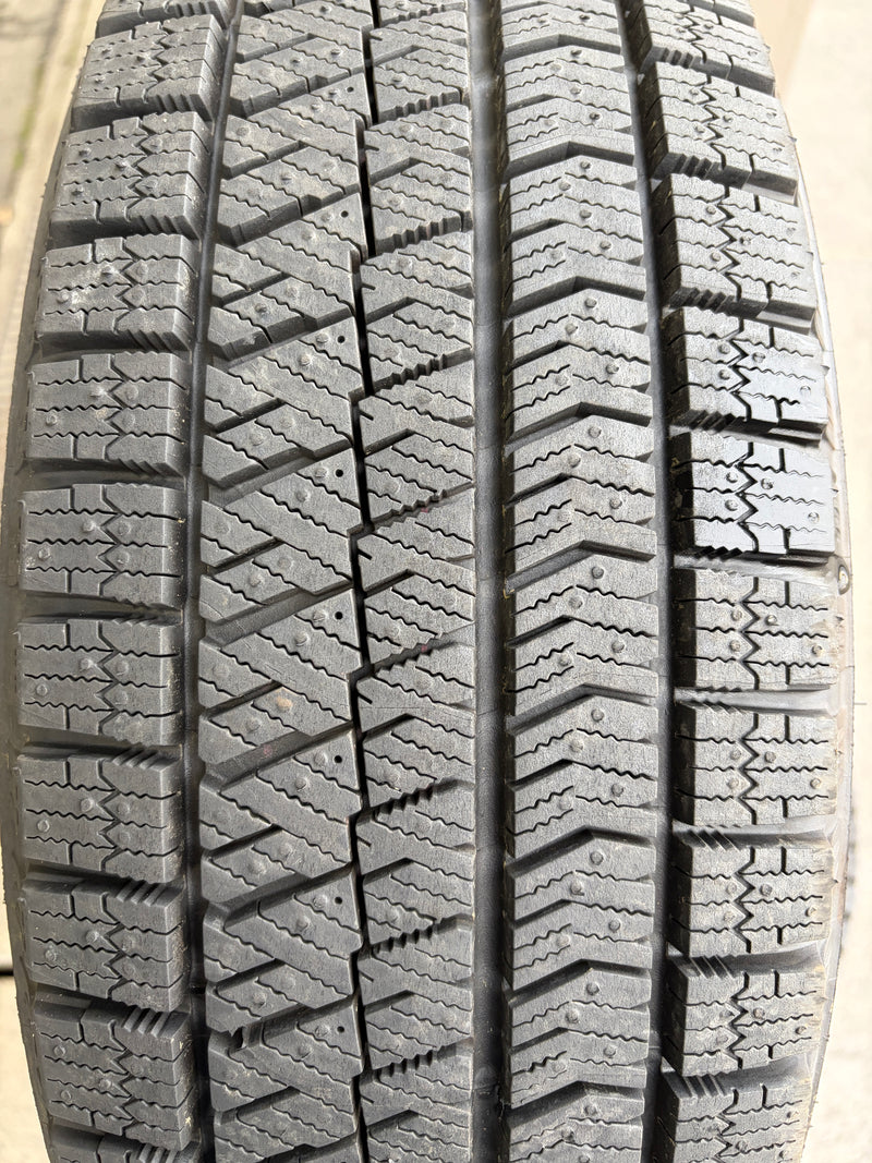ギャラリービューアに画像をロードする, F15-0095 ブリヂストン ﾌﾞﾘｻﾞｯｸ　VRX2 195/65R15 スタッドレス 30系ﾌﾟﾘｳｽ
