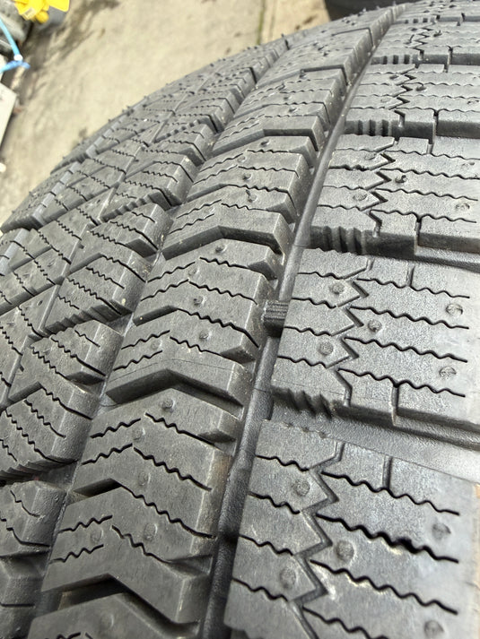 F15-0095 ブリヂストン ﾌﾞﾘｻﾞｯｸ　VRX2 195/65R15 スタッドレス 30系ﾌﾟﾘｳｽ