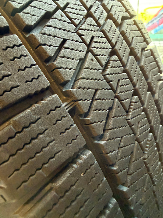 F18-0014 ブリヂストン ﾌﾞﾘｻﾞｯｸ　VRX2 245/40R18 スタッドレス WRX