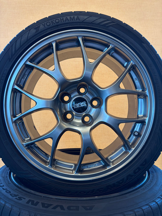 F18-0015 ヨコハマ ｱﾄﾞﾊﾞﾝｽﾎﾟｰﾂ　V107 245/40R18 夏タイヤ ﾗﾝｻｰｴﾎﾞﾘｭｰｼｮﾝ10