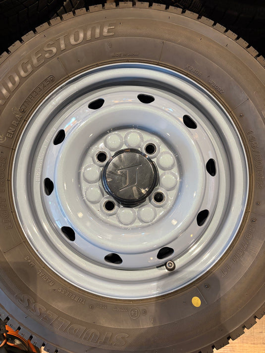 V-0037 ブリヂストン ﾌﾞﾘｻﾞｯｸ　W300 145/80R12 80/78N スタッドレス 軽貨物