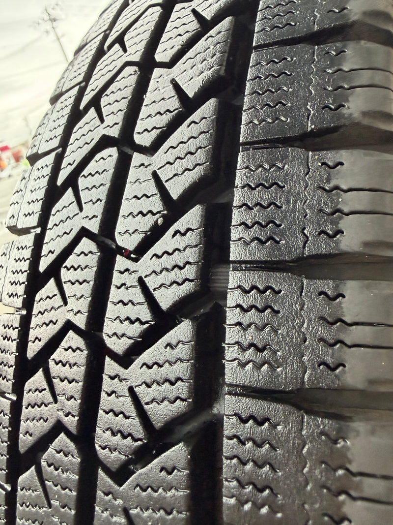 ギャラリービューアに画像をロードする, V-0038 ブリヂストン ﾌﾞﾘｻﾞｯｸ　VL1 155/80R14 88/86N スタッドレス ｻｸｼｰﾄﾞ､ﾌﾟﾛﾎﾞｯｸｽ
