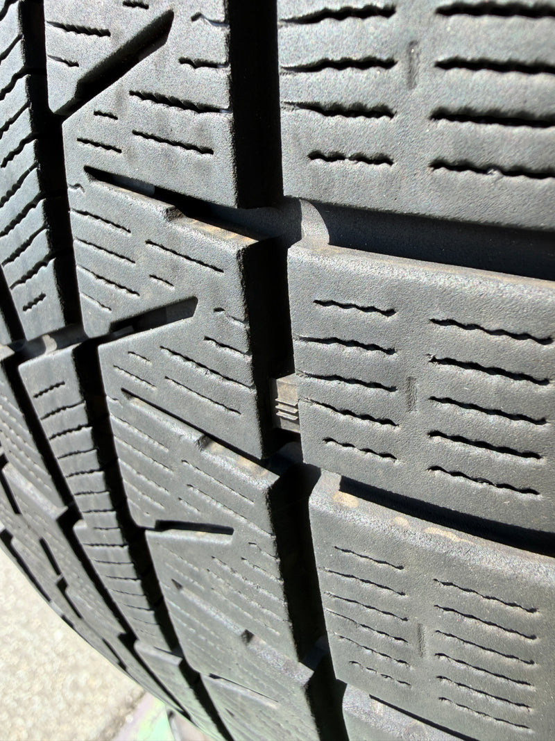 ギャラリービューアに画像をロードする, F16-0068 ヨコハマ ｱｲｽｶﾞｰﾄﾞ　IG70 205/65R16 スタッドレス ﾔﾘｽｸﾛｽ
