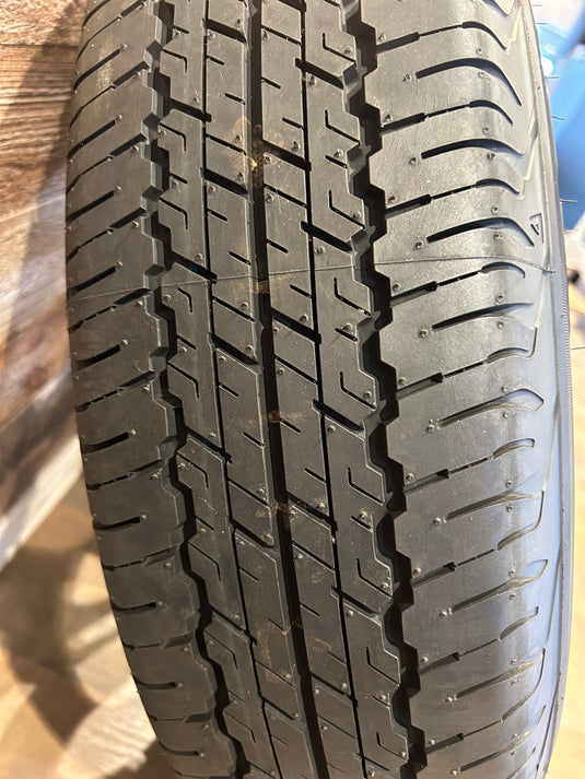 SUV-0003 ダンロップ 夏タイヤ ｸﾞﾗﾝﾄﾚｯｸ　AT20 195/80Ｒ15