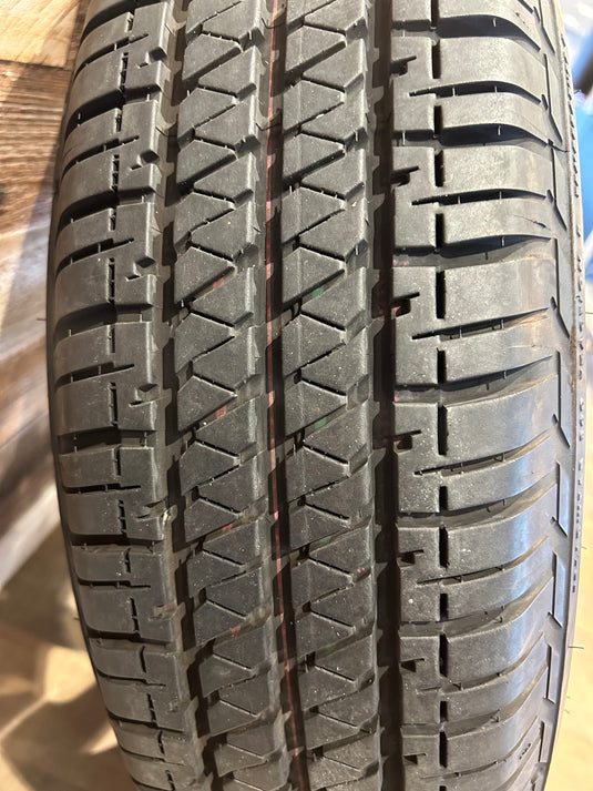 SUV-0004 ブリヂストン 夏タイヤ ﾃﾞｭｰﾗｰ　H/T864Ⅱ 195/80Ｒ15