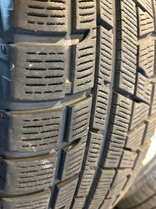 F15-0024ヨコハマｱｲｽｶﾞｰﾄﾞiG50ﾌﾟﾗｽ195/65Ｒ15スタッドレス