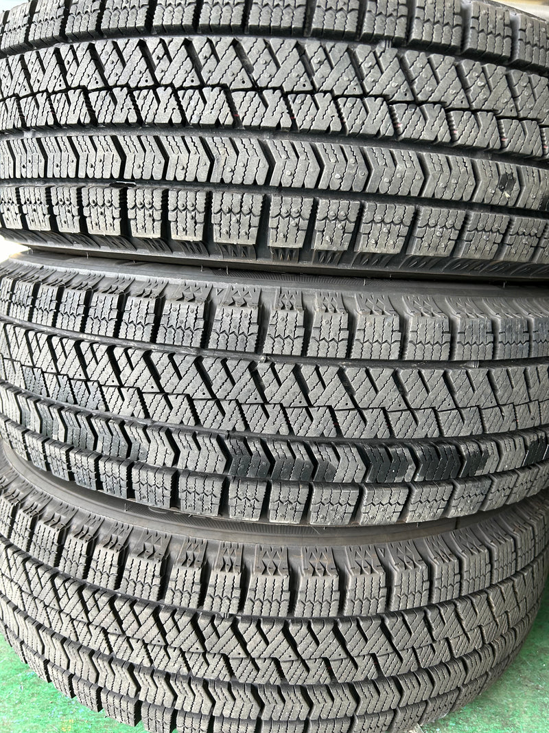 ギャラリービューアに画像をロードする, K14-0036ブリヂストンＶＲＸ２155/65Ｒ14スタッドレス
