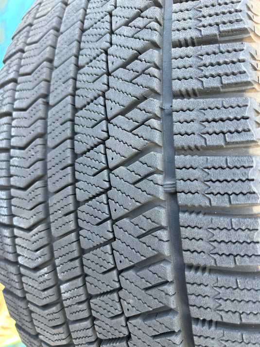 SUV-0028ブリヂストンVRX2225/55Ｒ18スタッドレス